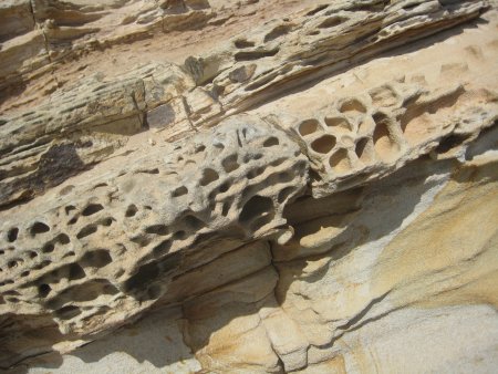p5 38 wind carves the rocks (46K)